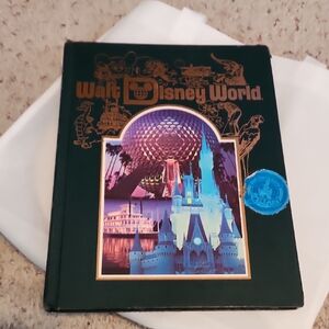Walt Disney World Collectible Hardcover Book 1986